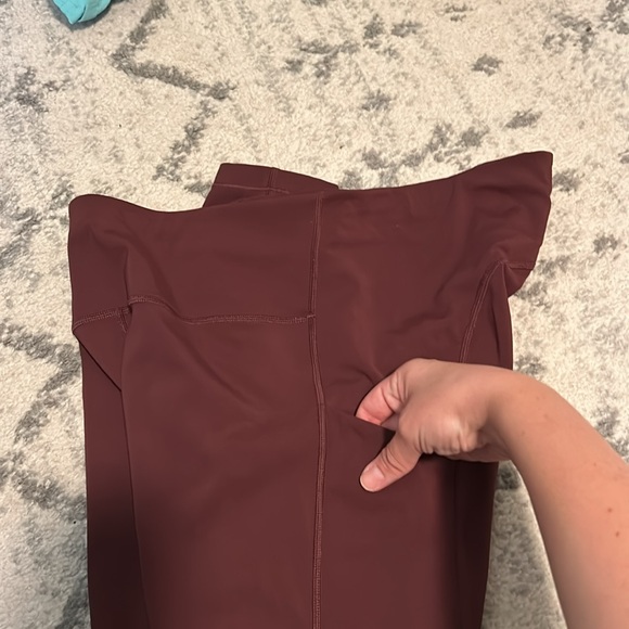 Athleta Ultimate Stash Pocket Tight EUC Large Burgundy - Picture 3 of 5